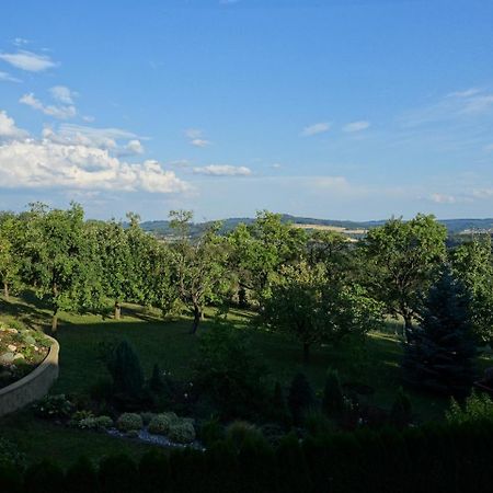 Hotel Trosky Troskovice ภายนอก รูปภาพ