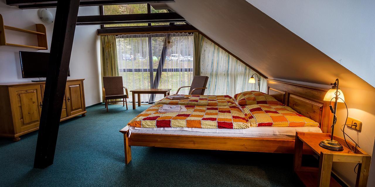 Hotel Trosky Troskovice ภายนอก รูปภาพ