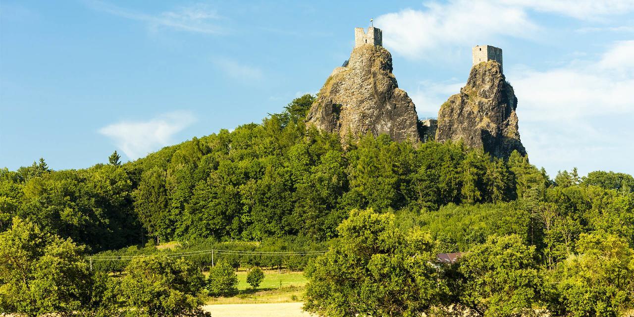 Hotel Trosky Troskovice ภายนอก รูปภาพ