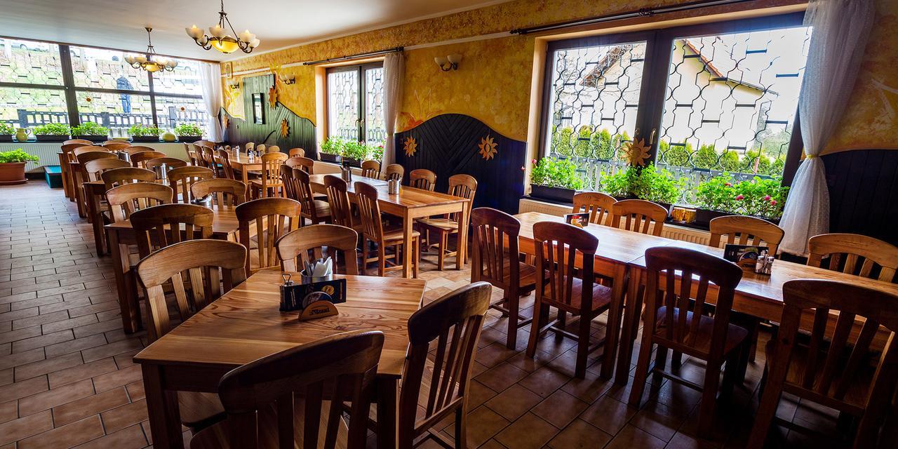 Hotel Trosky Troskovice ภายนอก รูปภาพ