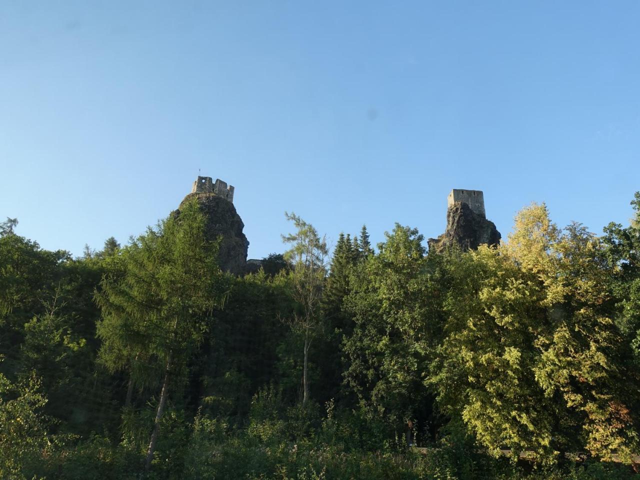 Hotel Trosky Troskovice ภายนอก รูปภาพ