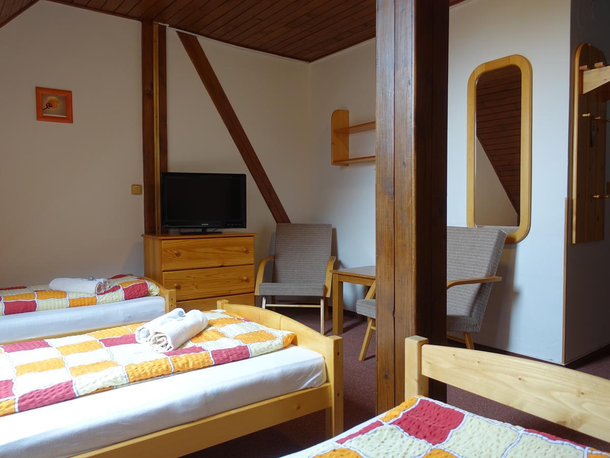 Hotel Trosky Troskovice ภายนอก รูปภาพ